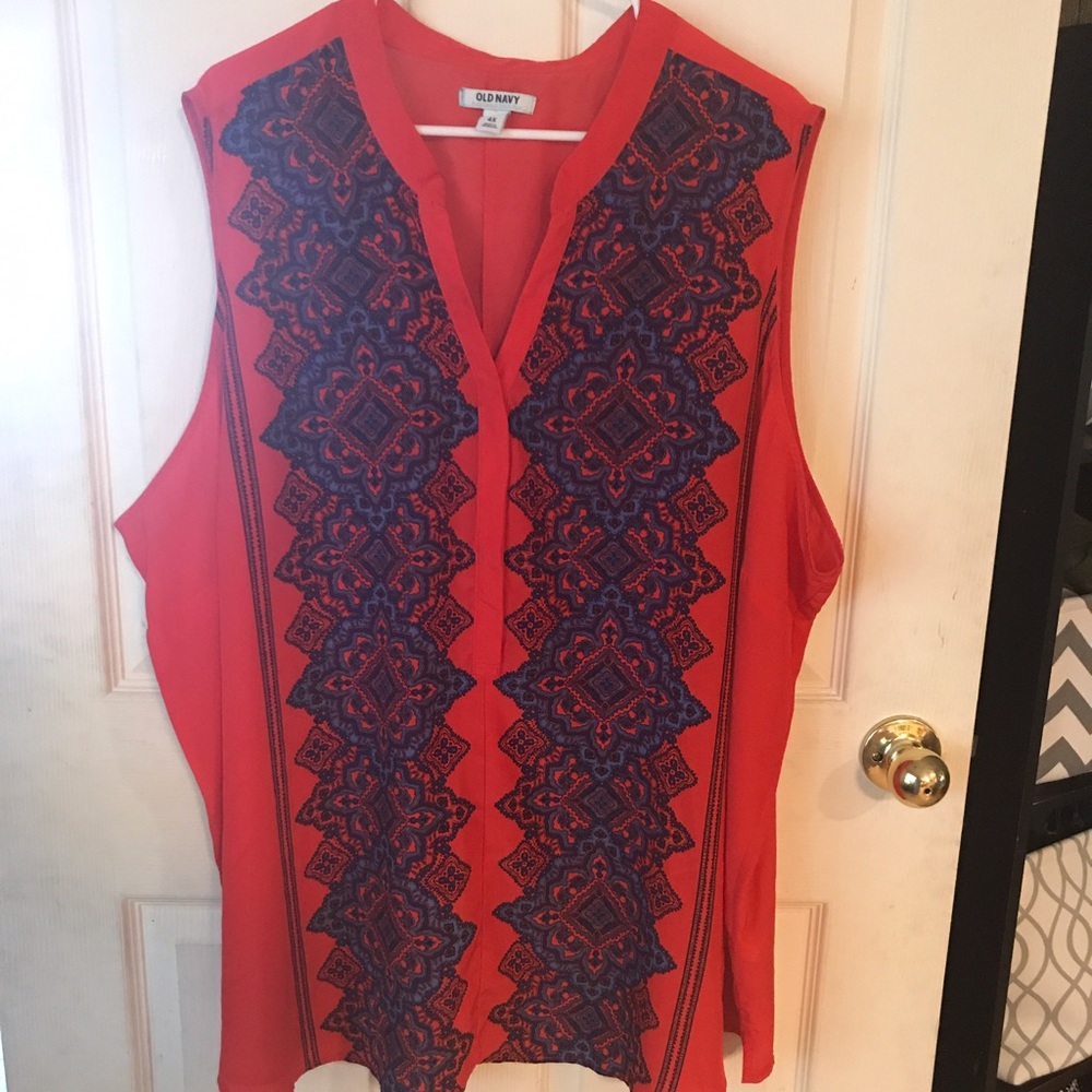 Beight sleeveless old navy tunic