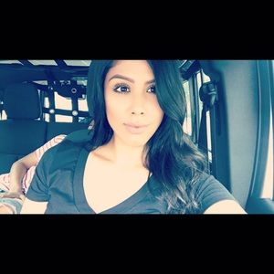 Meet your Posher, Iliana