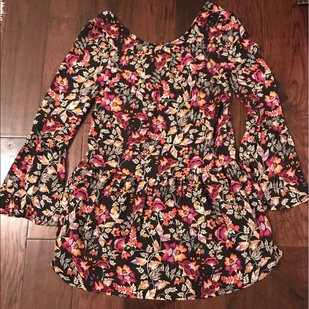 H&M Divided floral bell sleeved dress