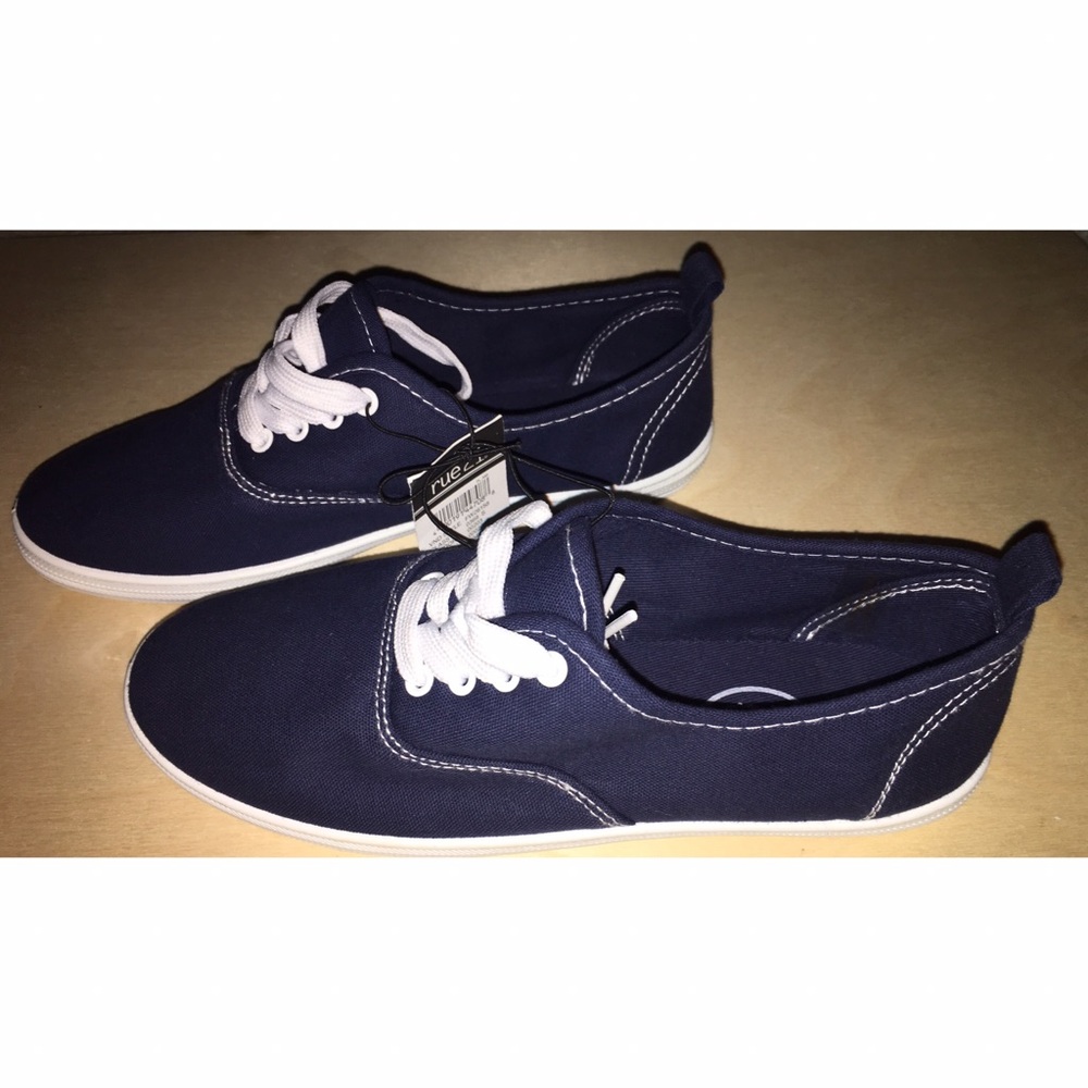 New ✨ Navy Lace-Up Oxford Sneakers 👟