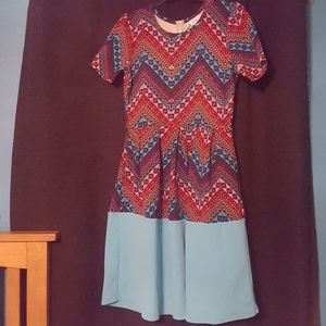 LULAROE Amelia Amazing Color Block Dip