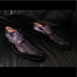 Authentic Belvedere Ostrich Navy Shoes Size 12