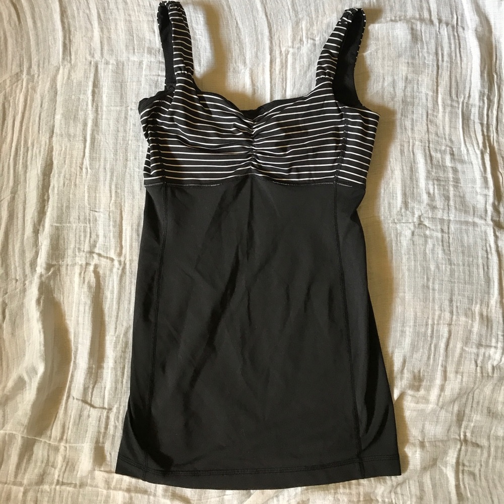 Lululemon Aria Ii black and white
