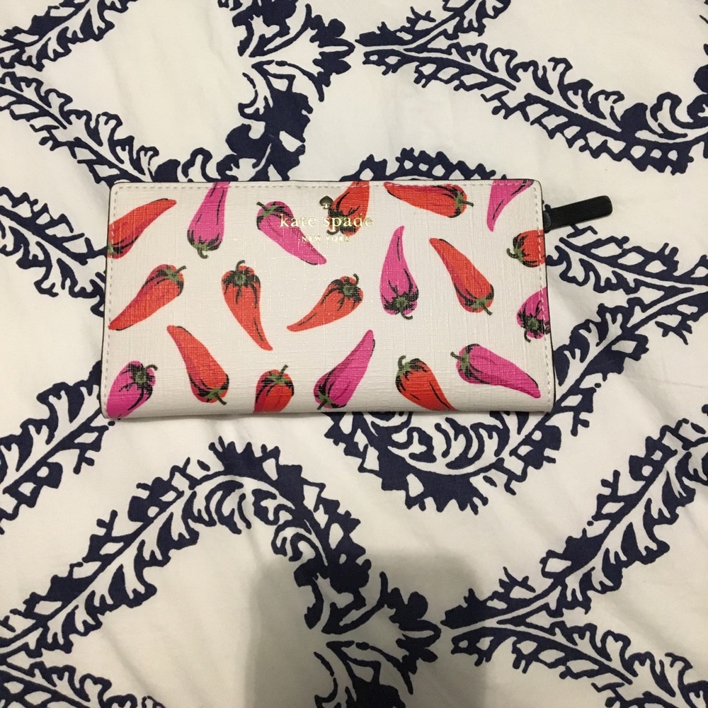 NWT KATE SPADE PEPPERS WALLET