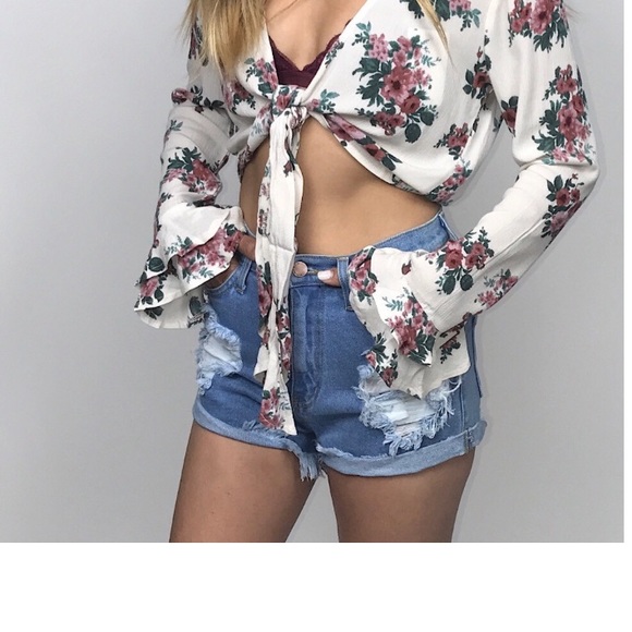 Destructed High Rise Denim Short - Picture 4 of 6