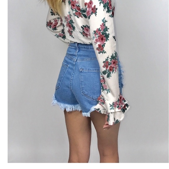 Destructed High Rise Denim Short - Picture 3 of 6