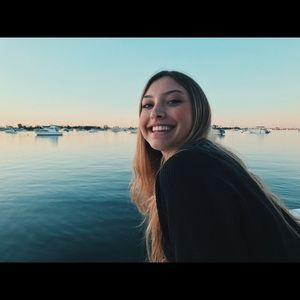 Meet your Posher, Olivia