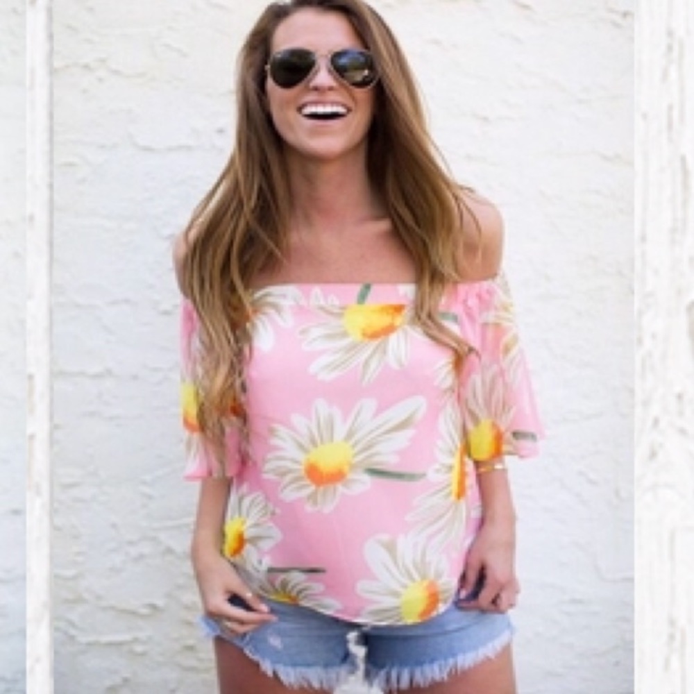 Judith march off the shoulder top