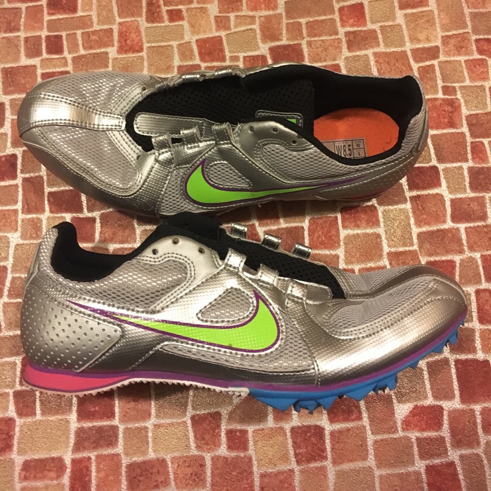Running hurdle spikes