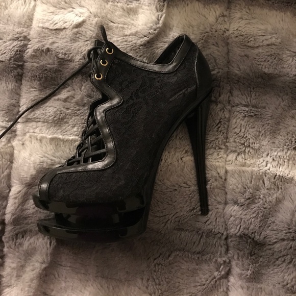 Sexy black lace heels - Picture 2 of 4