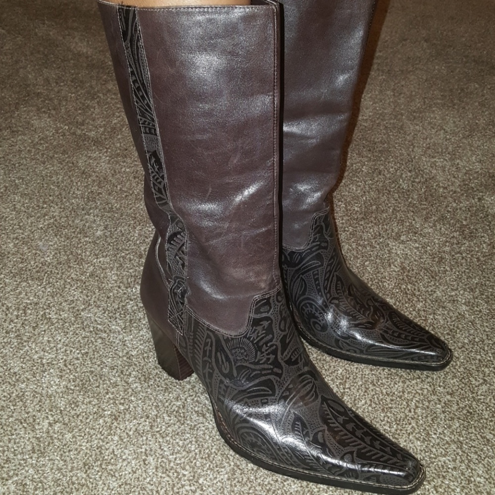 Brown Cowboy boots w/Pattern