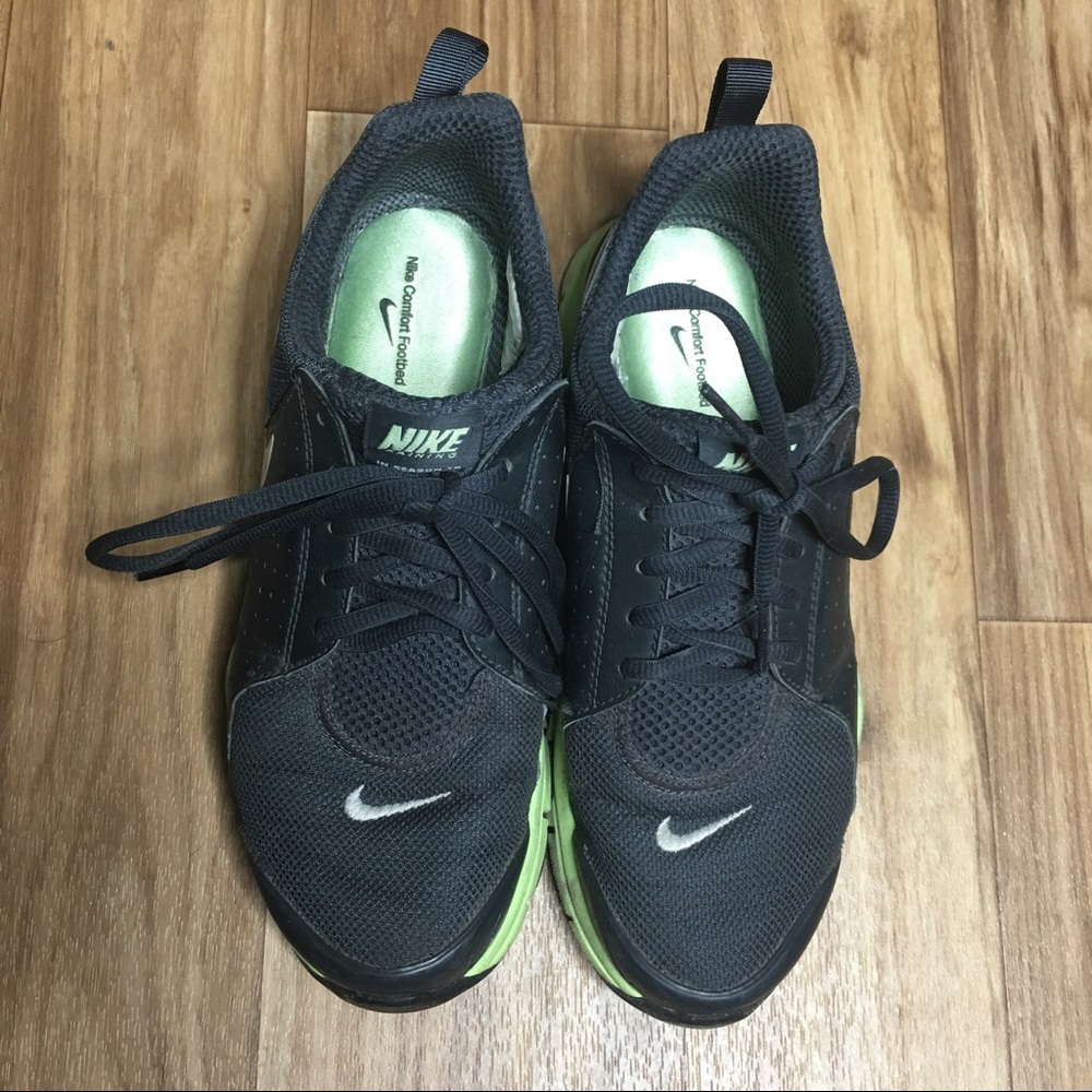 NIKE Sneakers
