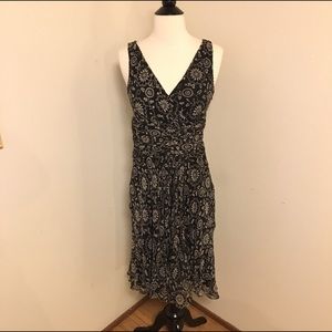 Floral Knee Length Sleeveless V-neck Dress