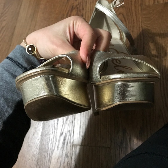 Gold platform sandal heels - Picture 4 of 8