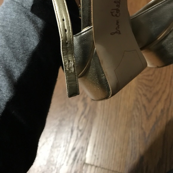 Gold platform sandal heels - Picture 5 of 8