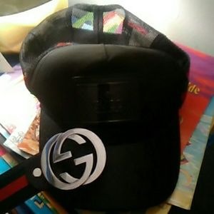 Gucci trucker aht