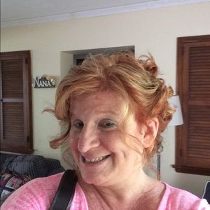 Meet your Posher, Debbi