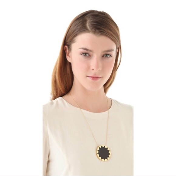 New House of Harlow 1960 Sunburst Necklace - Picture 4 of 4