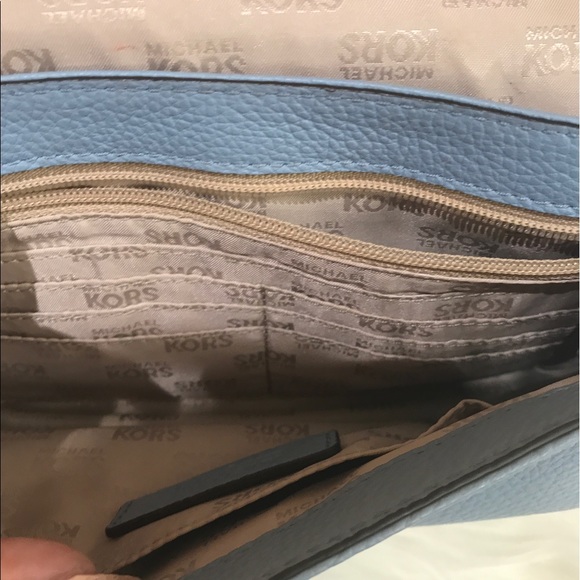 Michael Kors handbag with two way strap - Picture 6 of 8