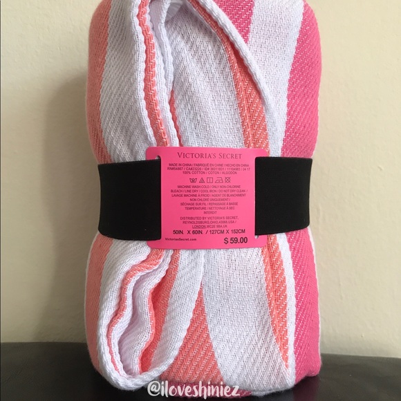 •Victoria's Secret• Beach Blanket - Picture 2 of 4