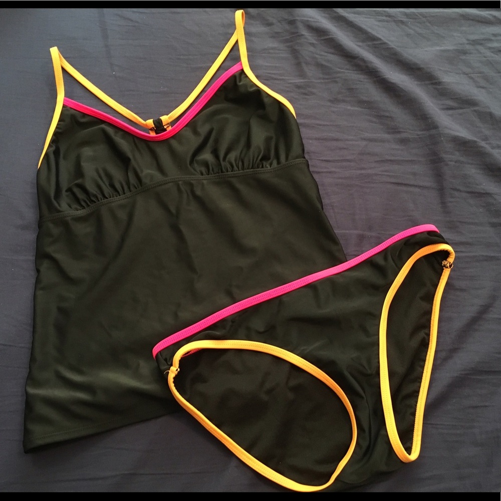 NWOT 2 piece tankini swim suit