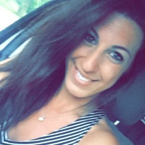 Meet your Posher, Nia