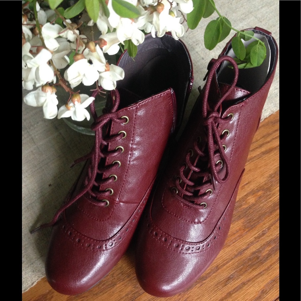 Chelsea Crew Pax Booties size 38/8