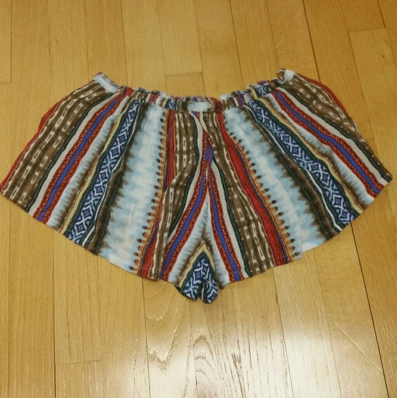 Cute flowy shorts - Picture 2 of 2