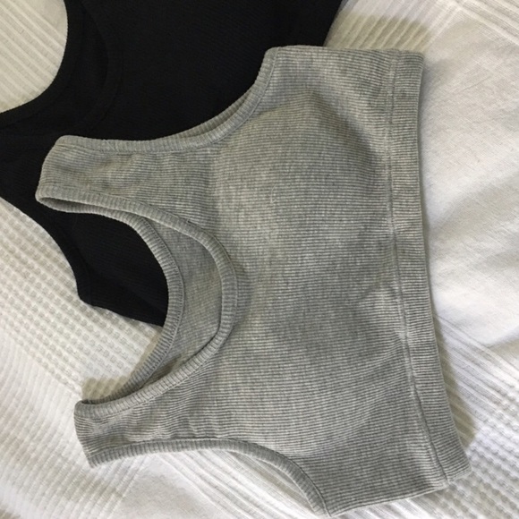 Black Ribbed Padded Sports Bra - Picture 3 of 4