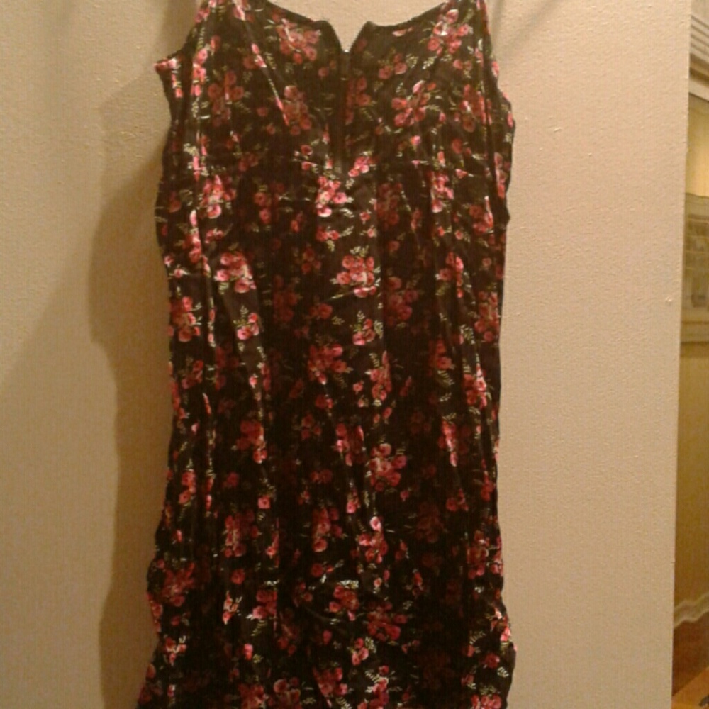 Top - Picture 2 of 3