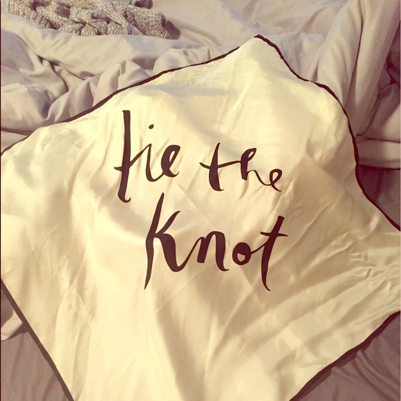 Kate Spade silk scarf - Picture 1 of 2
