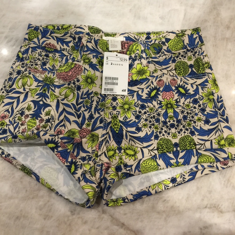 H&M multi color shorts