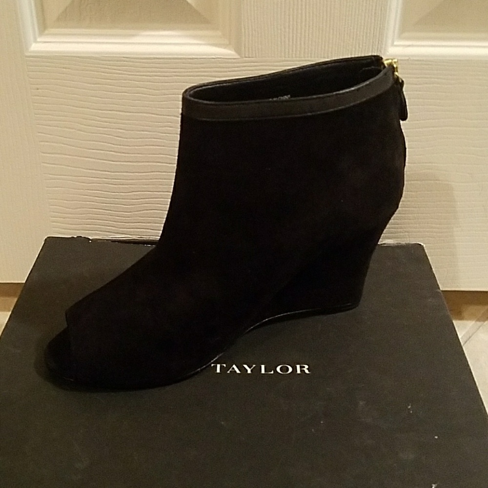 Ann Taylor black wedge peep toe bootie