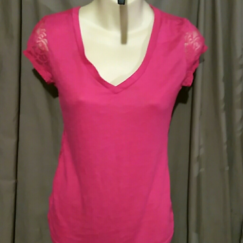 Lace back v-neck t-shirt