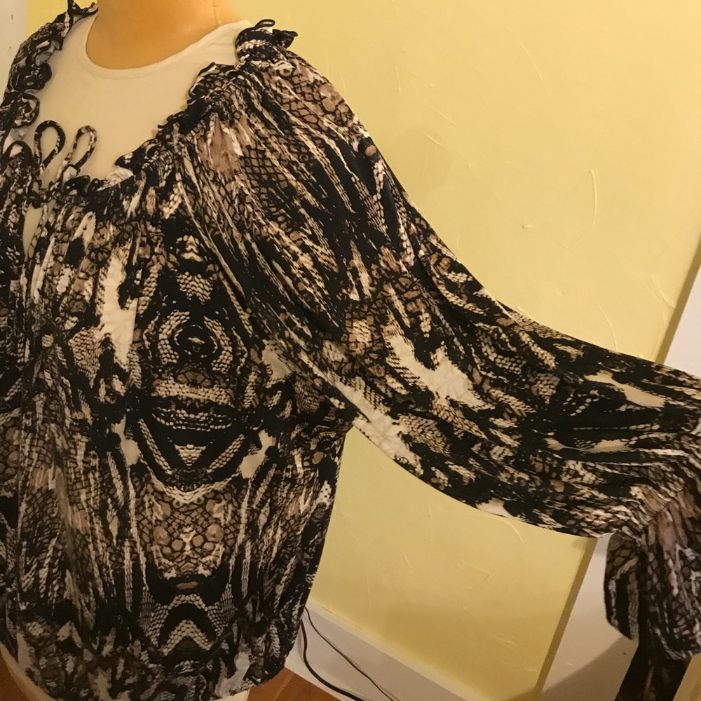 Plus Size Snake Print Top - image 5