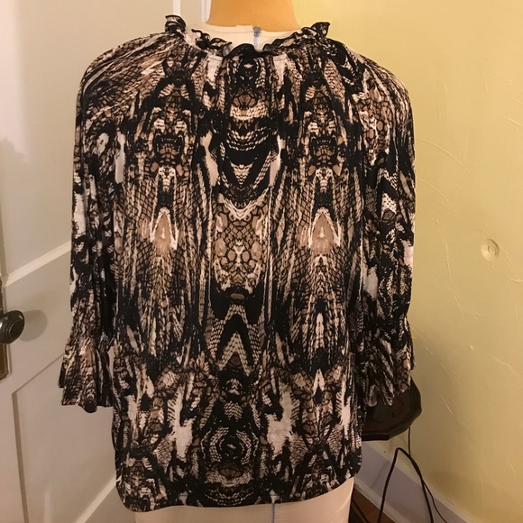 Plus size snake print top - Picture 6 of 8