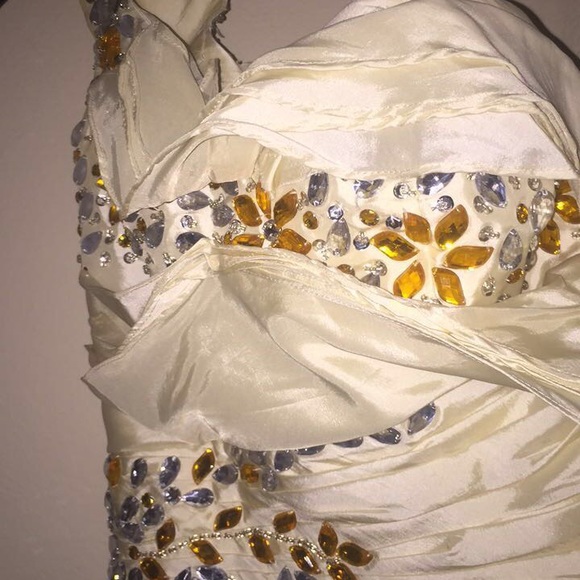 Cream short party dress - Picture 3 of 4