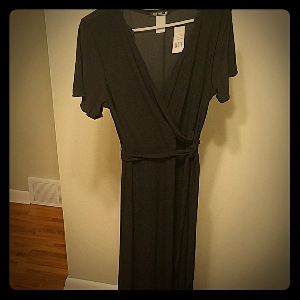 Black maxi dress with sleeves