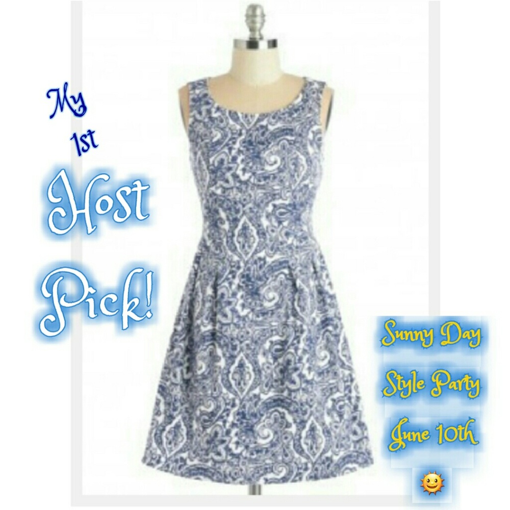 💕PRICE DROP!!💕🌻 HP! 🌻 Pretty Paisley Dress