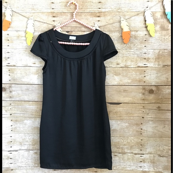 H&M Dresses & Skirts - H&M black silky short dress