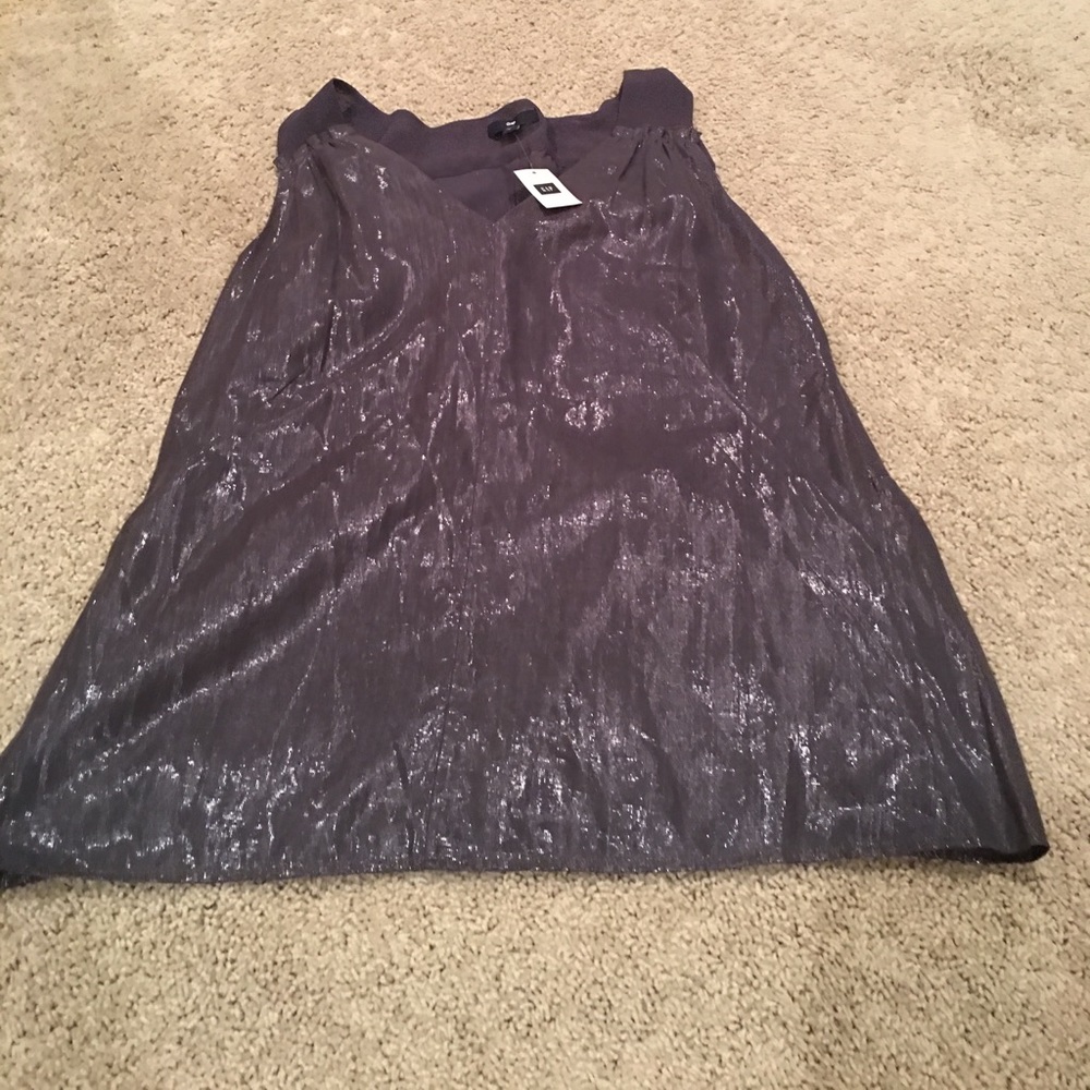 Gap grey shinny top