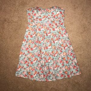 Cute summer strapless dress