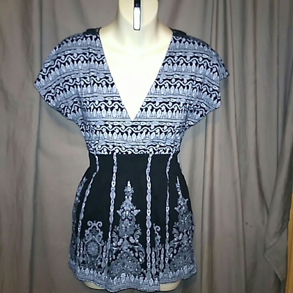 NWOT v-neck blouse