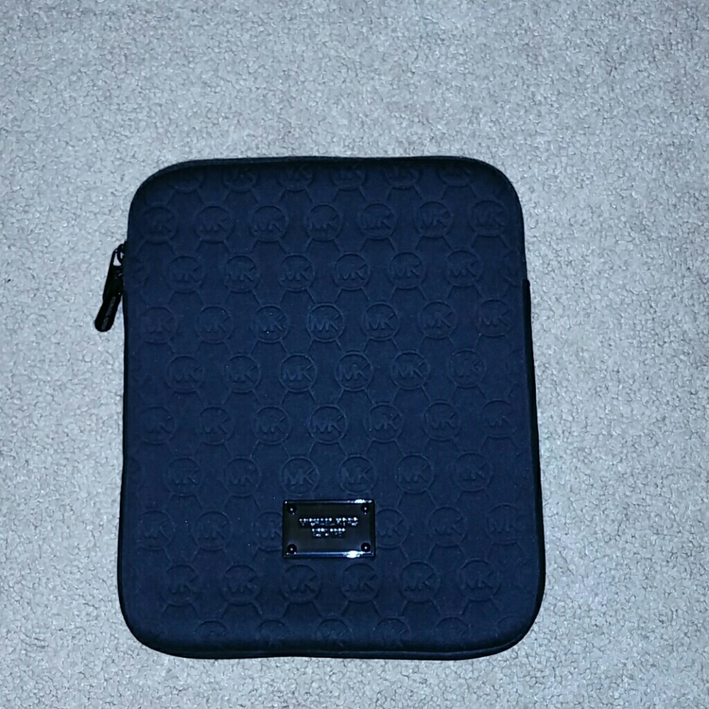 Michael Kors Pouch