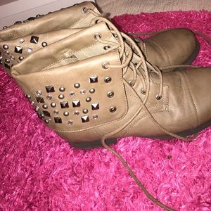 Combat boots Combat boots