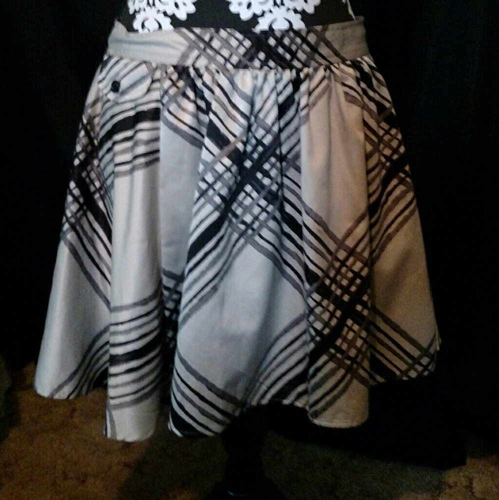 Forever 21 Geometric Skater Skirt