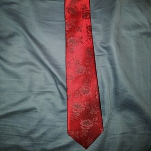 Floral print tie