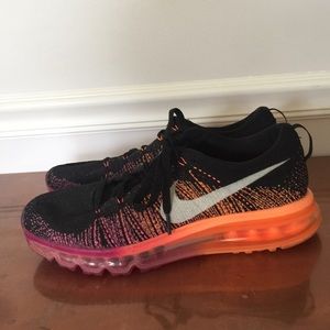 Nike Flyknit Air Max -Women's