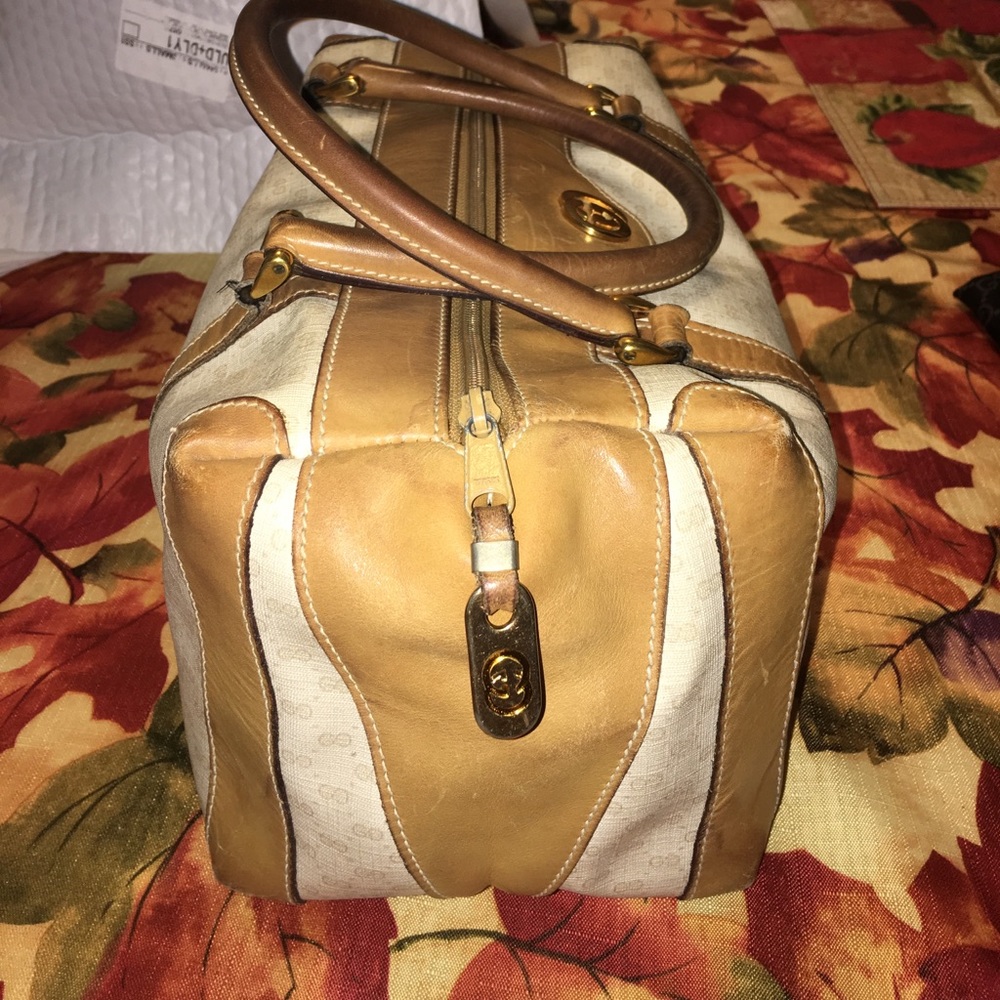 SOLD Authentic Vintage Gucci Bag - Picture 3 of 7