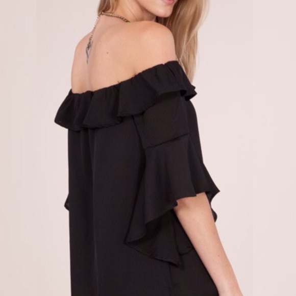 Low stock! S-M sassy Black Ruffle off shoulder top - Picture 5 of 7